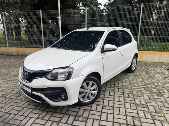 TOYOTA ETIOS 1.5 X PLUS 16V FLEX 4P AUTOMÁTICO TOYOTA ETIOS 1.5 X PLUS 16V FLEX 4P AUTOMÁTICO